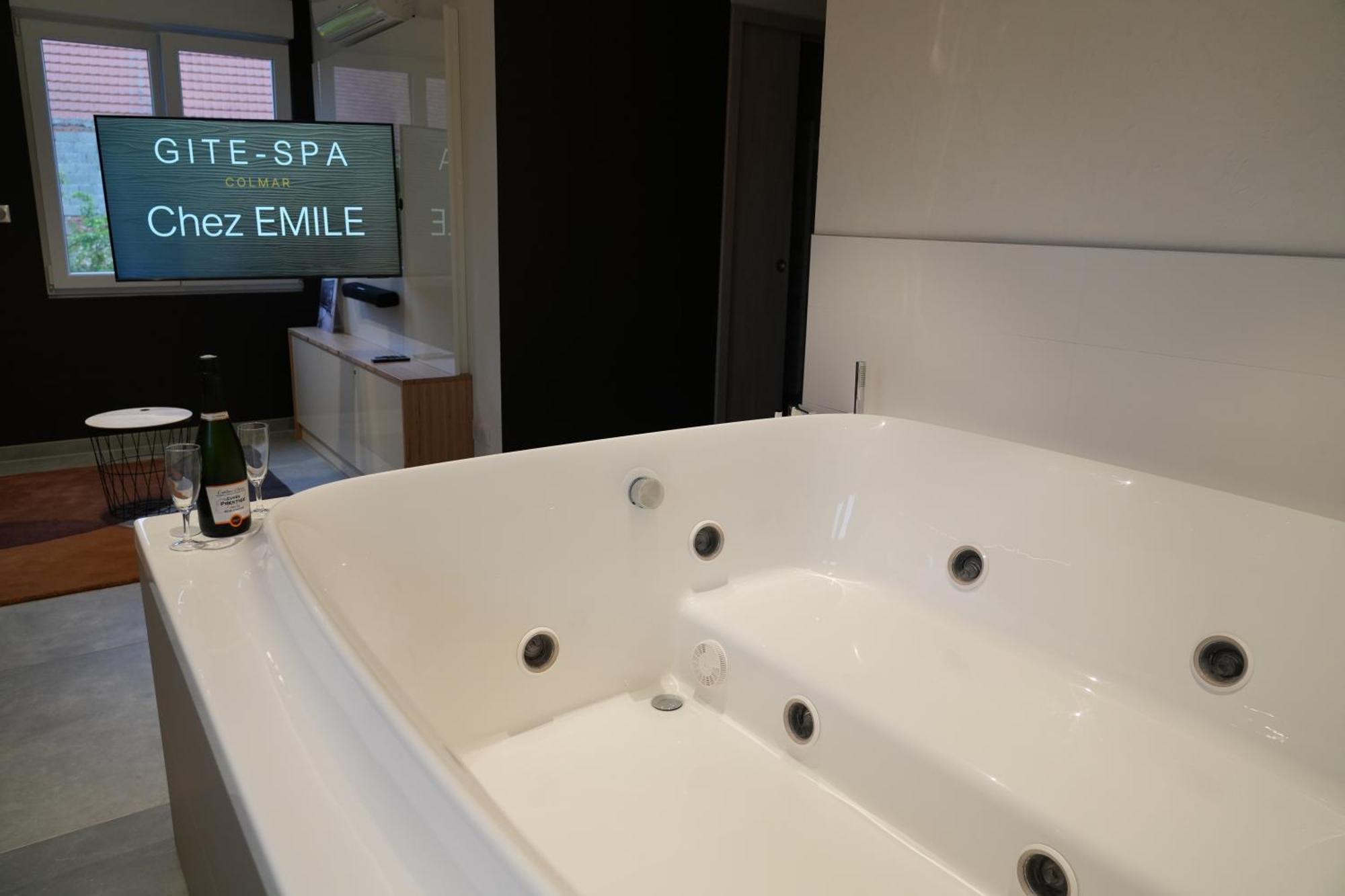 Gite Spa L'Atelier Emile - Spa Privatif - 5 Min Colmar Sainte-Croix-en-Plaine Exterior foto