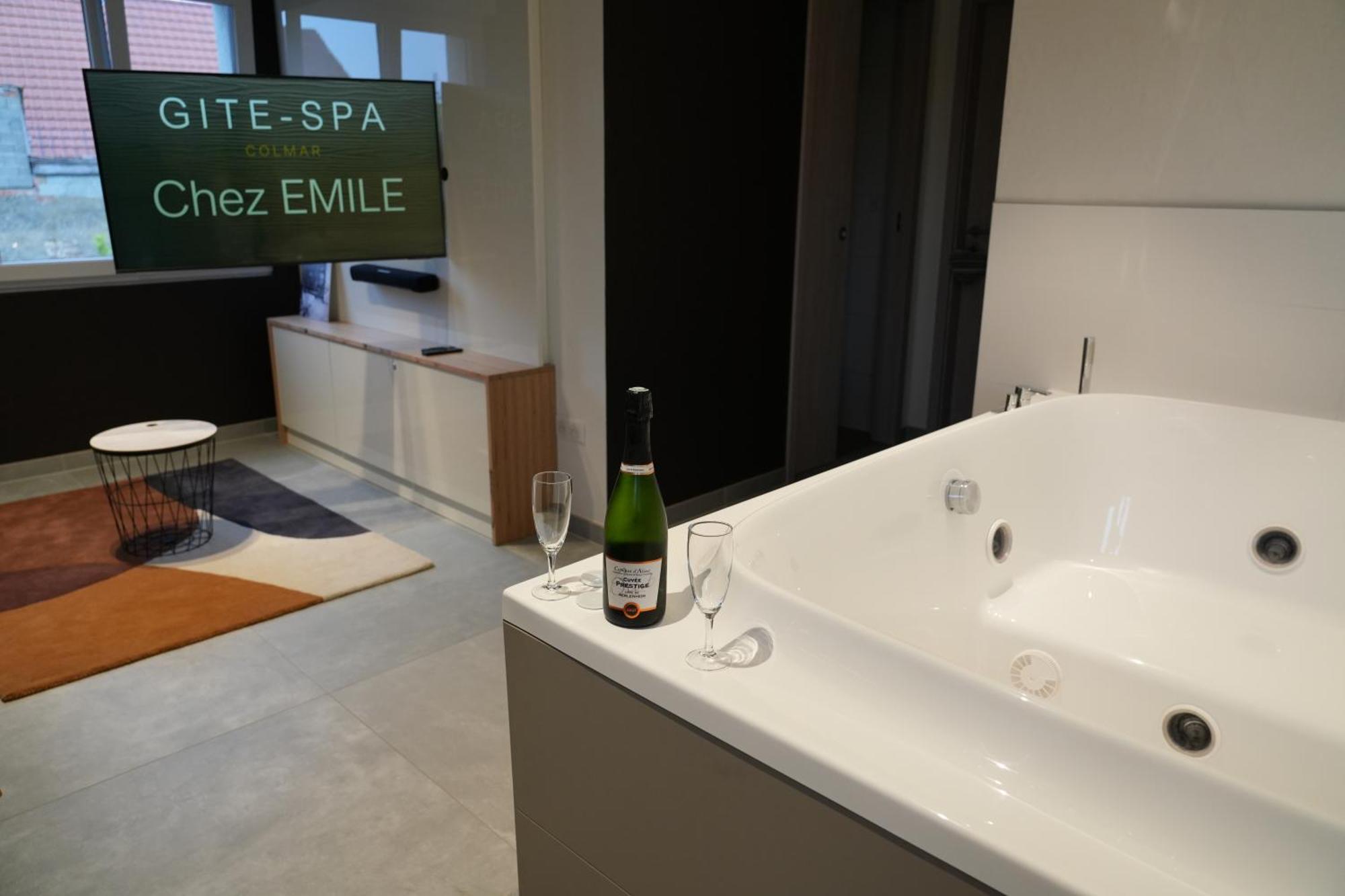 Gite Spa L'Atelier Emile - Spa Privatif - 5 Min Colmar Sainte-Croix-en-Plaine Exterior foto