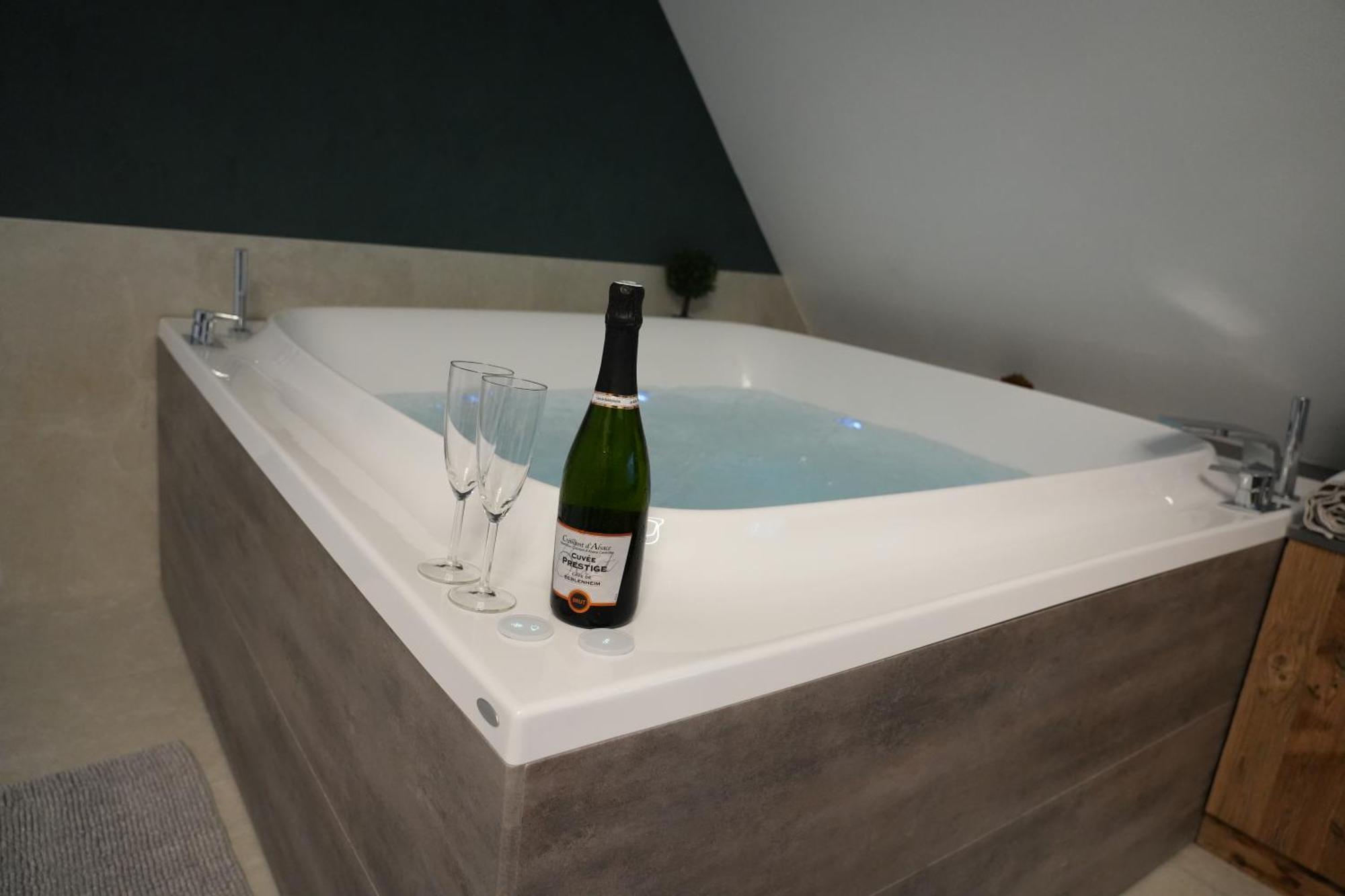 Gite Spa L'Atelier Emile - Spa Privatif - 5 Min Colmar Sainte-Croix-en-Plaine Exterior foto