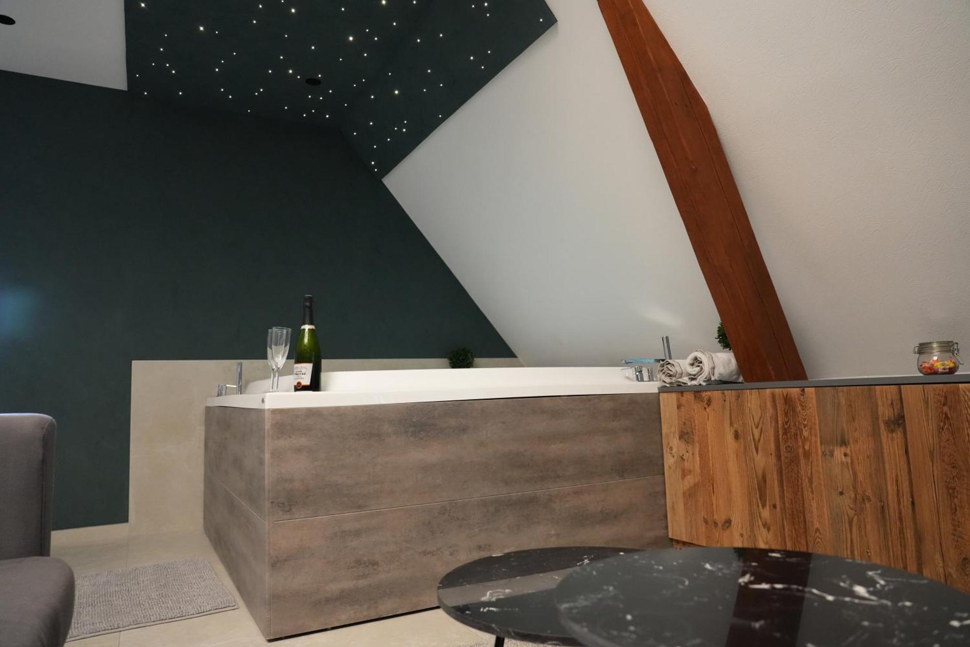 Gite Spa L'Atelier Emile - Spa Privatif - 5 Min Colmar Sainte-Croix-en-Plaine Exterior foto